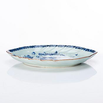 A Chinese Export blue and white leaf shaped dish, Qing dynasty, Qianlong (1736-1795).