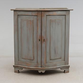 HÖRNSKÄNK, 1800-talets första hälft.