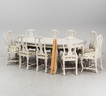 Matgrupp, 11 delar, ett bord och 10 stolar, rokokostil, modern tillverkning.