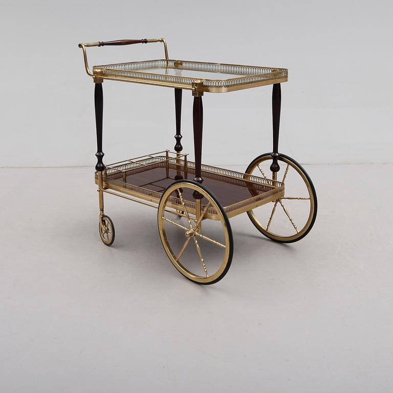 SERVERINGSVAGN, 1900-talets andra hälft.