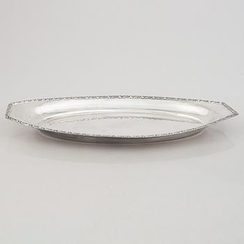 A silver serving dish, Swedish import mark, C.A. Kjernås Eftr, Gothenburg 1917.