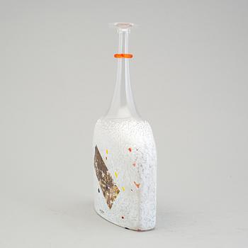 BERTIL VALLIEN, flaska i glas, "Satellite", Kosta Boda, 1980-/90-tal.