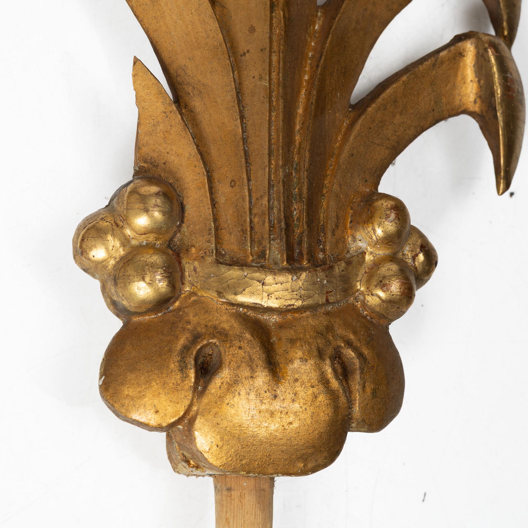 Two pairs of curtain-rod finials, early 19th Century.