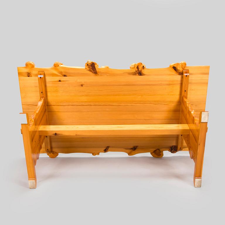 Ruokapöytä ja penkkejä, 2 kpl, 1960/1970-luku.