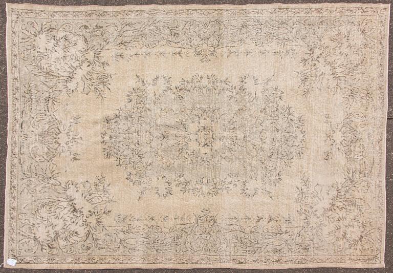 MATTA sk "Vintage-carpet ". Ca 304x220 cm.