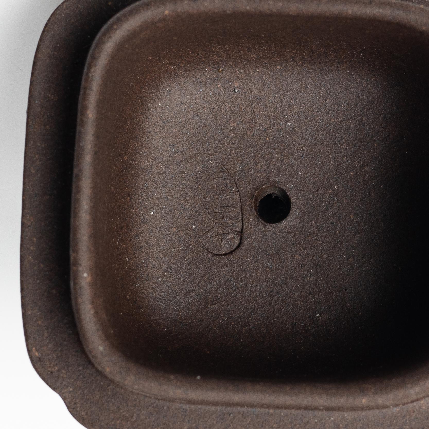 A group of three Chinese yixing teapots, 1980s.