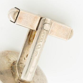 Fyra par manschettknappar, silver och pärlemor, B Liljedahl och O Bohlin, Stockholm 1964, 65, 66 och 68.