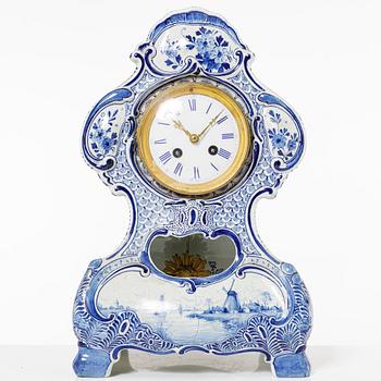 Bordspendyl, fajans, Delft, Holland, sent 1800-tal.