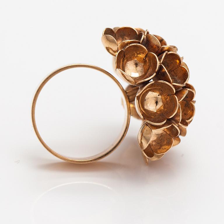 Liisa Vitali, "Kevät", a 14K gold ring. Westerback, Helsinki 1973.