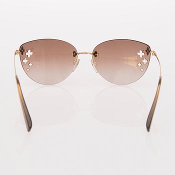 A PAIR OF LOUIS VUITTON SUNGLASSES, "Desmayo Cat Eye Brown".