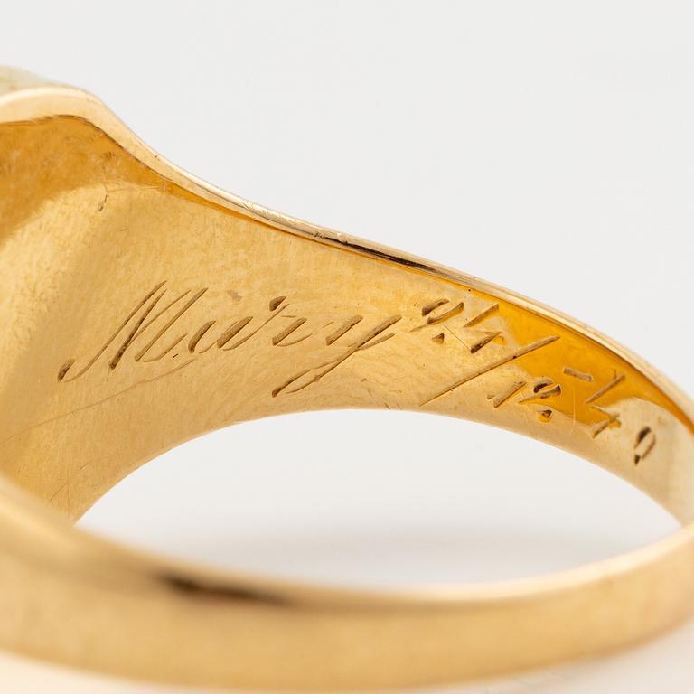 Ring, Signet ring with monogram, 18K gold.