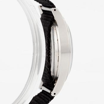Perfecta, "Vatten-stötsäker", "Clamshell", chronograph, ca 1945.