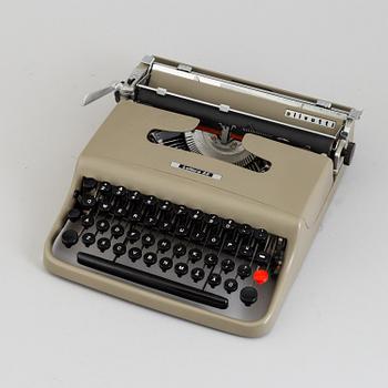 MARCELLO NIZZOLI, 3 typewriters, Olivetti.