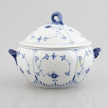 Royal Copenhagen, a 116-piece 'blue Fluted' porcelain dinner and coffee service, half lace, Denmark, mostly 1923-34.