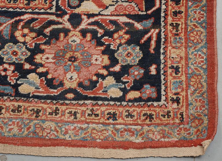 ANTIQUE/SEMI-ANTIQUE MAHAL. 593 x 377 cm.