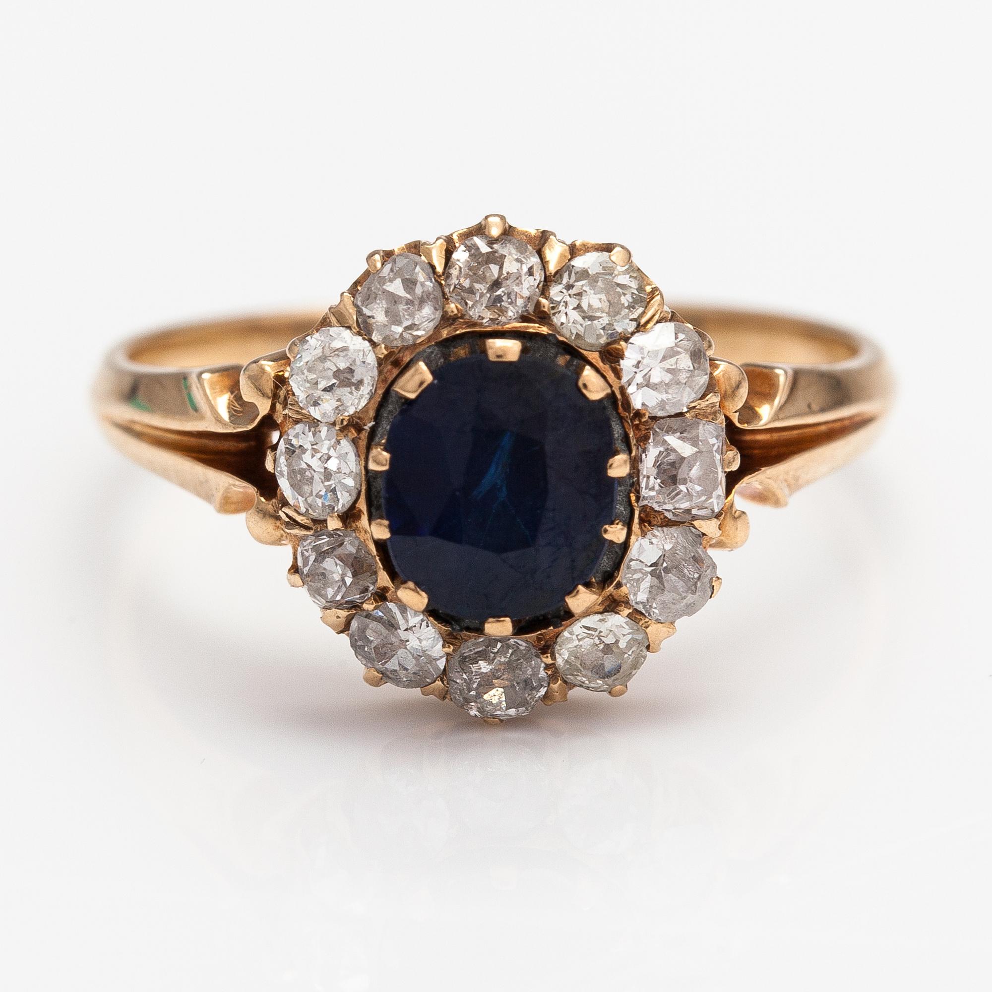 Ring, 14K guld, safir, gammalslipade diamanter ca 0.72 ct tot.