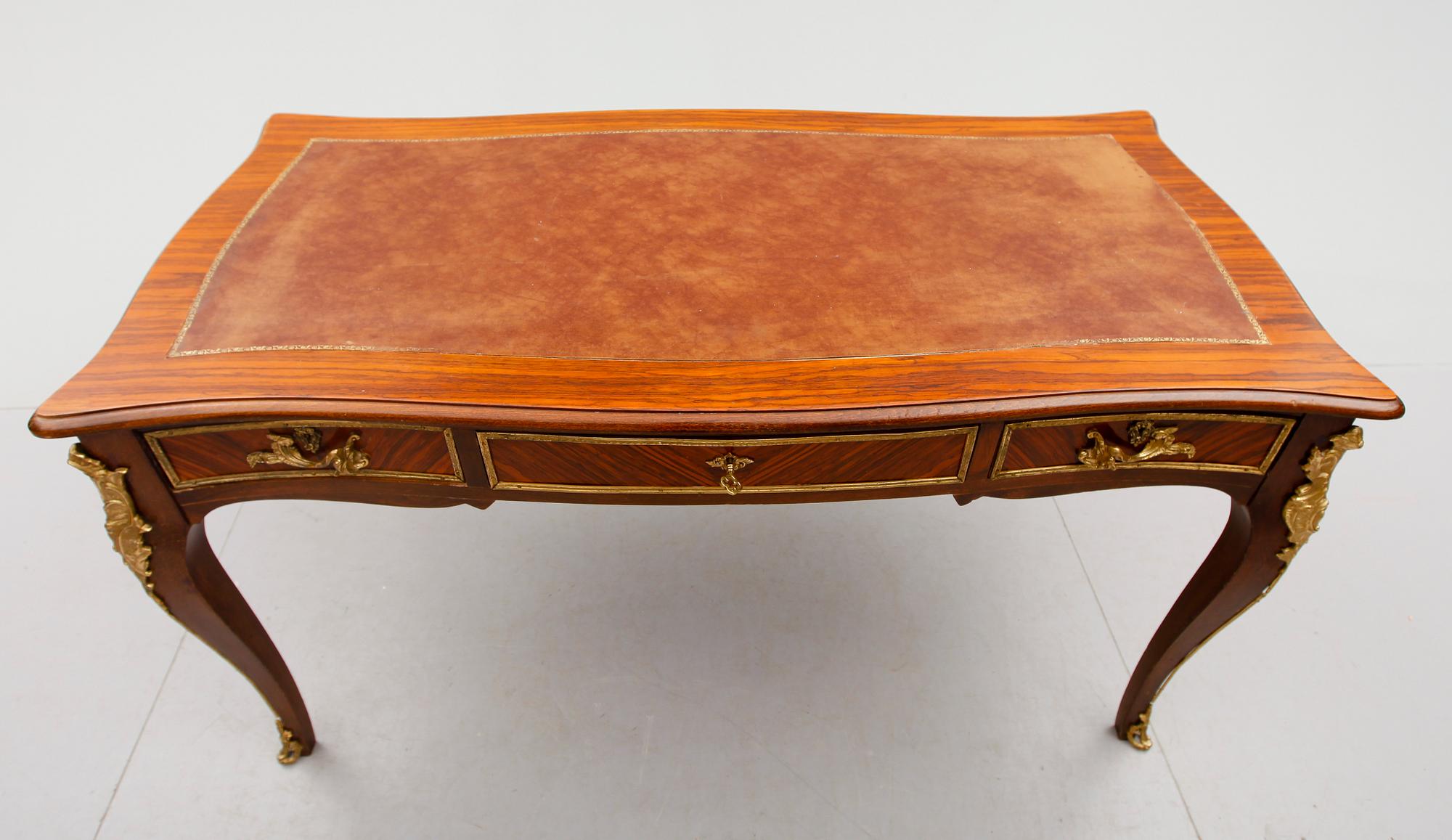 SKRIVBORD, rokokostil, 1900-talets mitt.