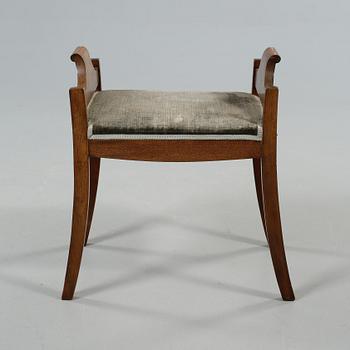 TABURETT, Karl Johan-stil, 1900-talets första hälft.