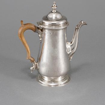 KANNA, silver, rokoko, London, troligen 1752, vikt 498 g.