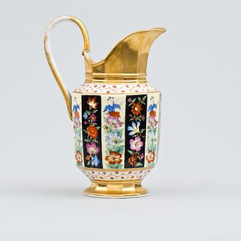 KANNA, porslin. Senempire, europa. 1800-talets andra hälft.