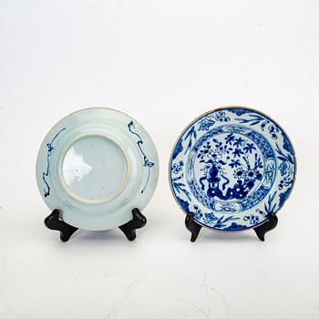 A set of 24 Chinese Qianlong porcelain different dishes.