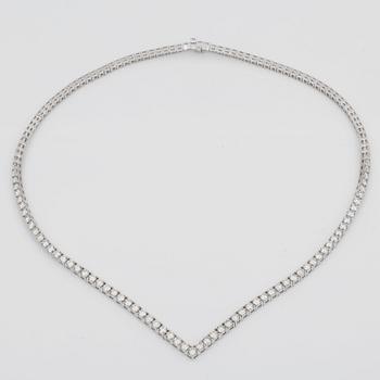 A brilliant-cut diamond necklace, 13.76 cts in total.