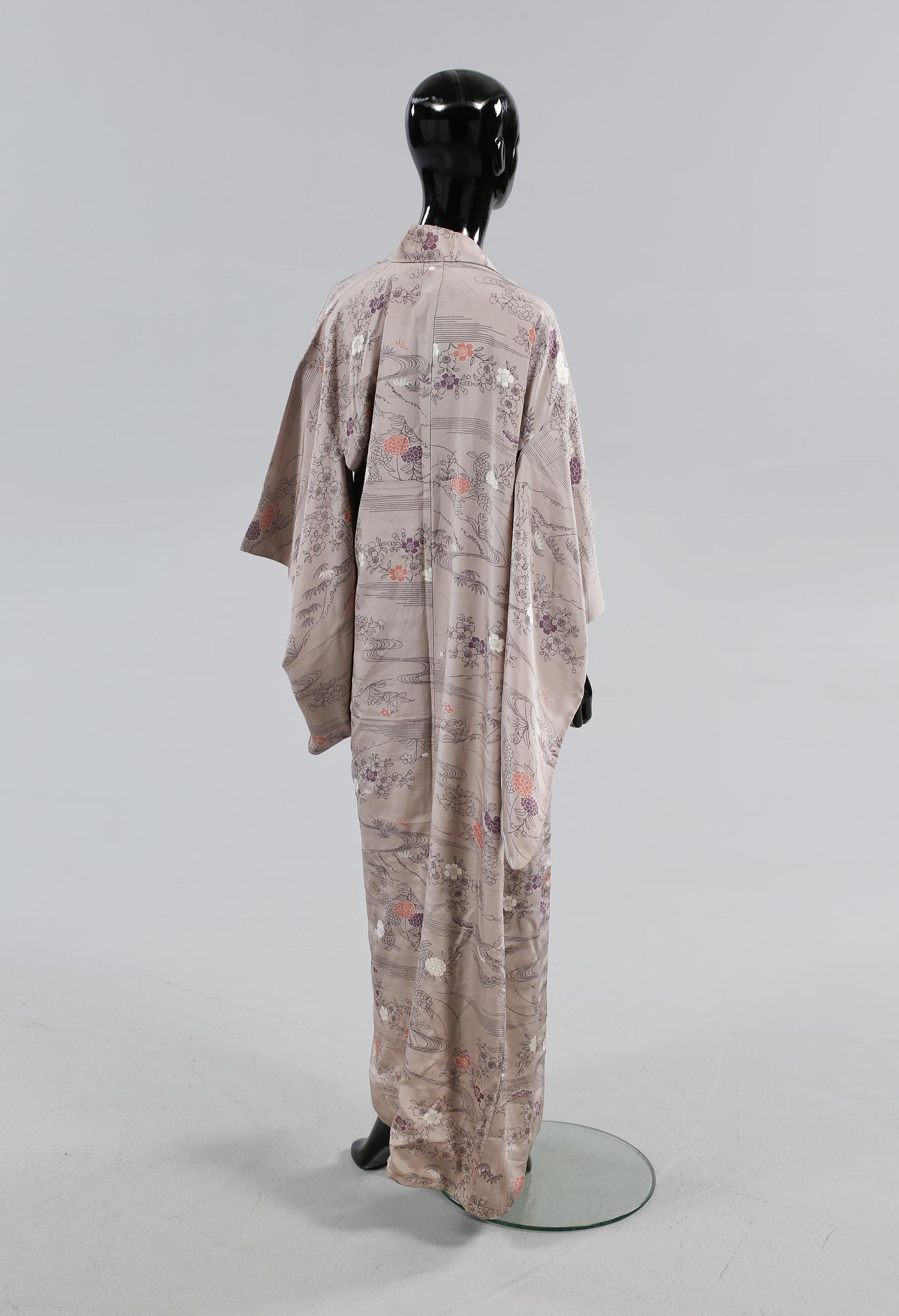 KIMONOS, 4 st, 1900-talets andra kvartal.