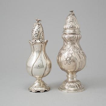 2 silver sugar dispensers, 20th century.