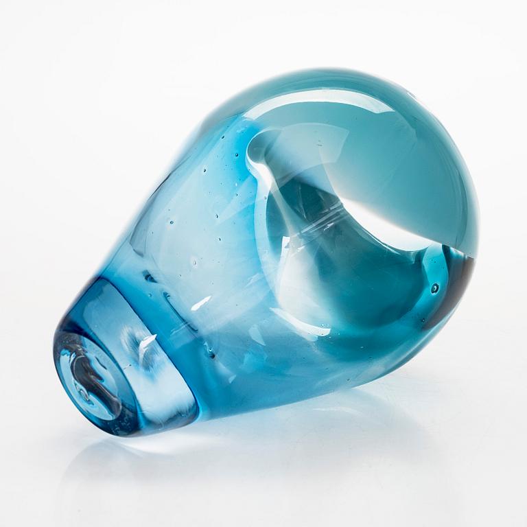 Sini Majuri, unik, glasskulptur, "Jungle Wide blue", signerad Sini Majuri 2019. Glass Studio Mafka&Alakoski Riihimäki.