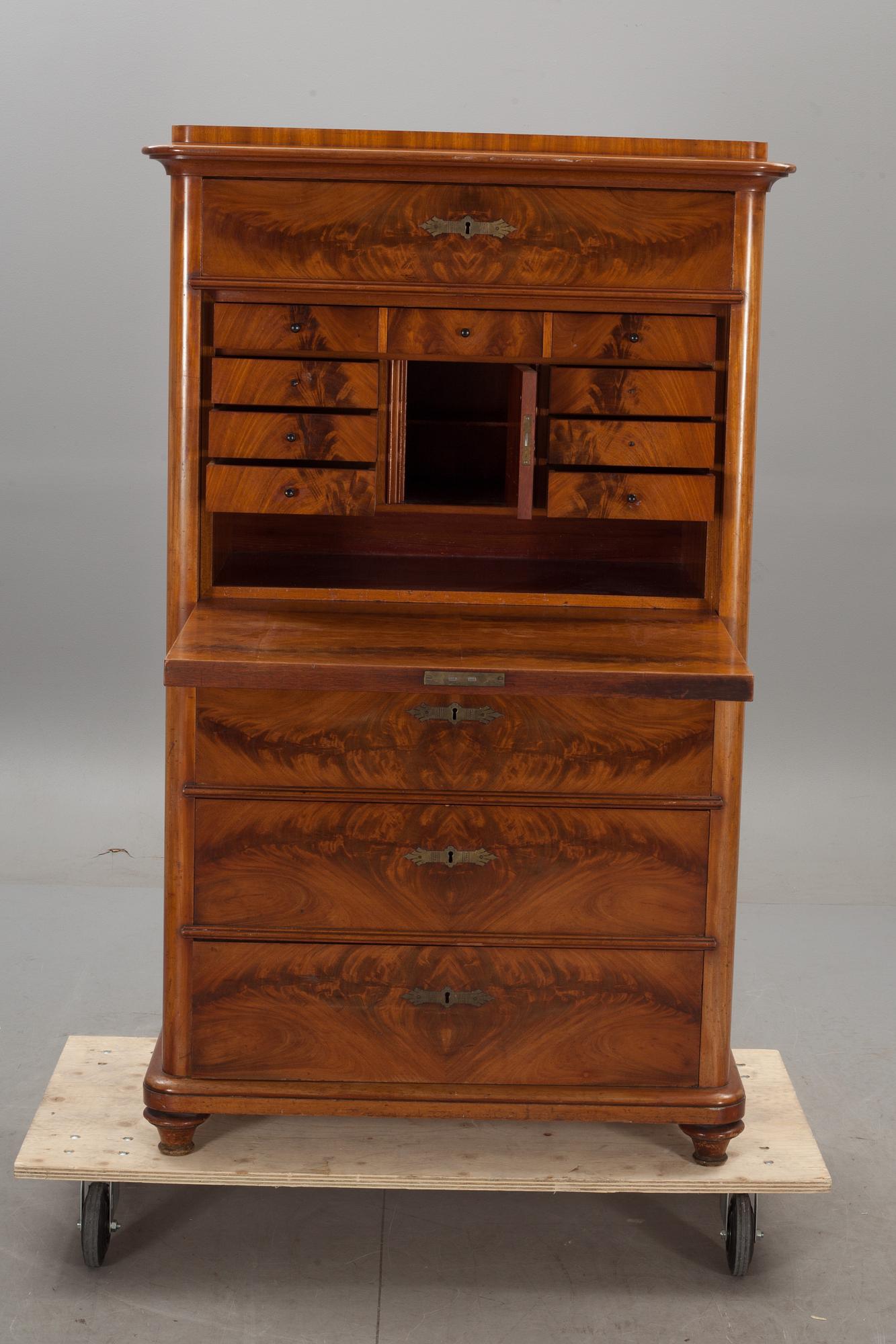 CHIFFONJÉ, 1900-talets början.
