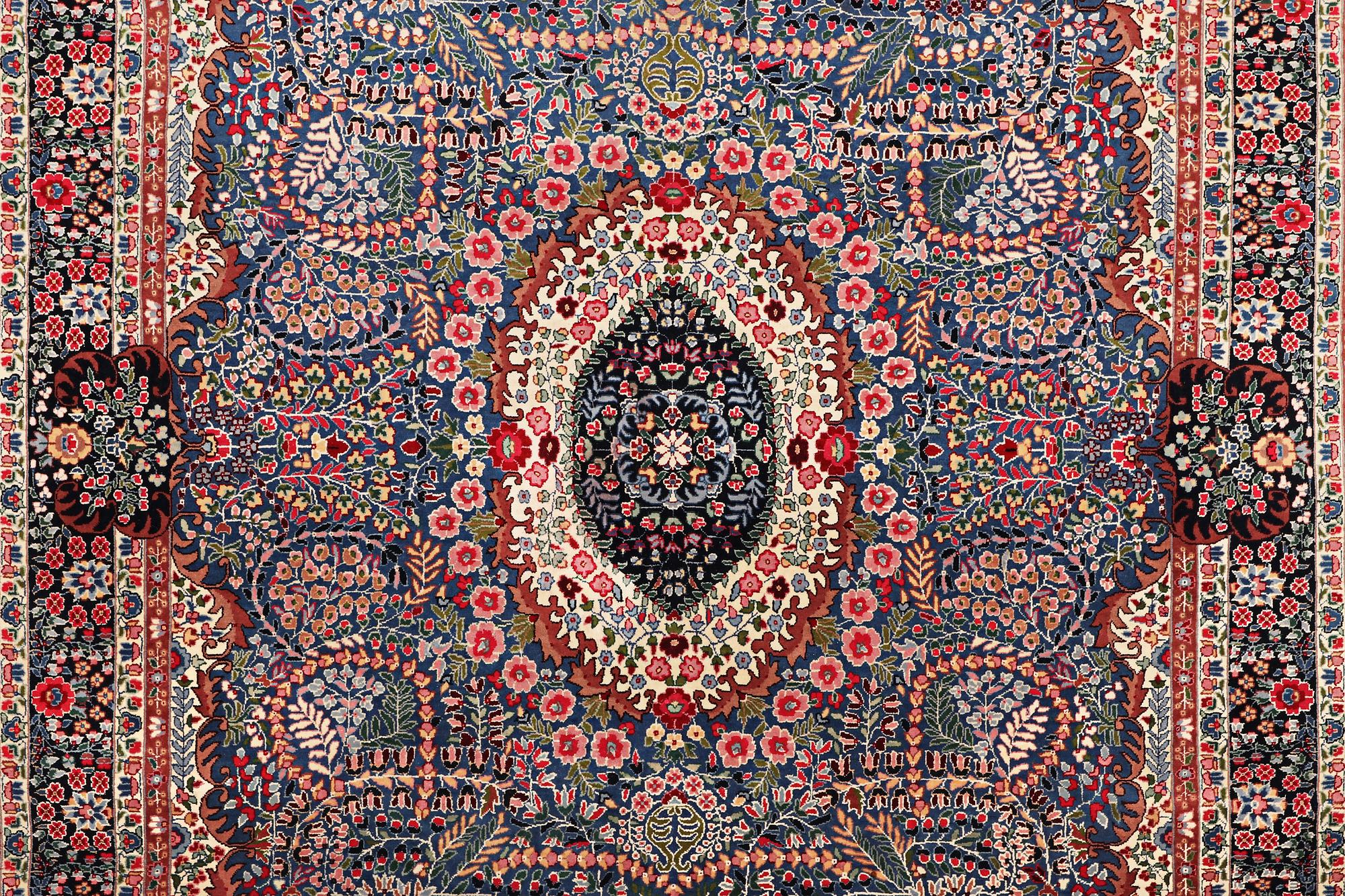 Matta, Kirman Laver, ca 300 x 243 cm.