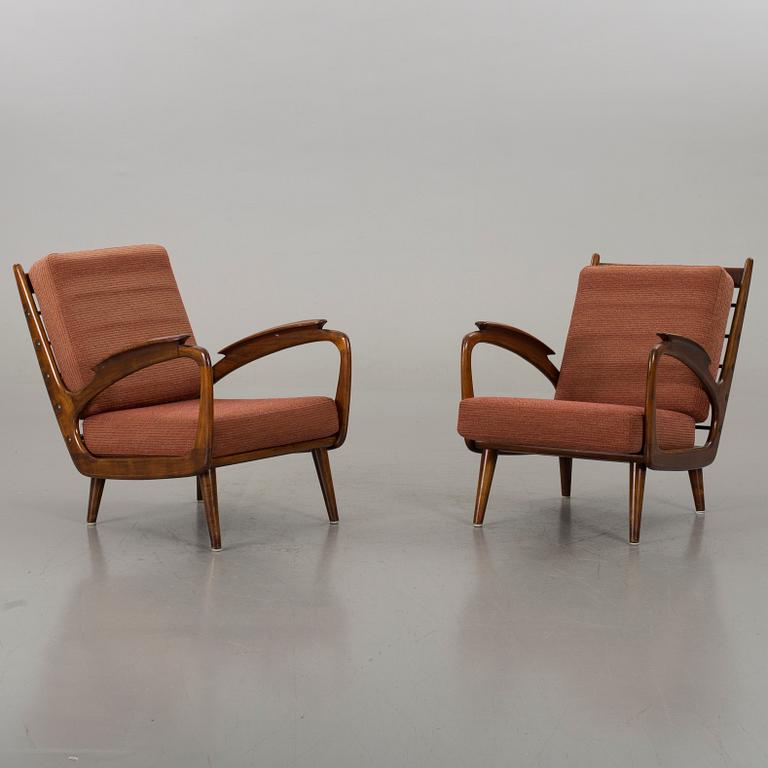 A PAIR OF EASY CHAIRS FROM THE MID 20TH CENTURY,