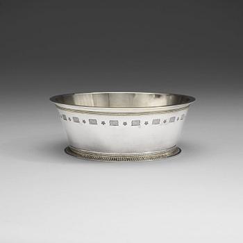 775. A Wiwen Nilsson 'Byzantine' sterling bowl, Lund 1947.