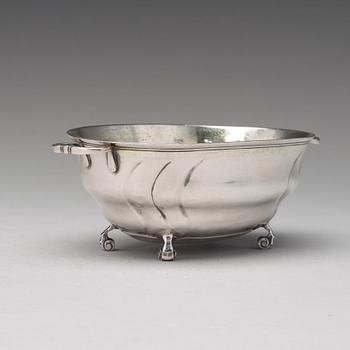 A Swedish 18th century parcel-gilt silver sweetmeat bowl, mark of Arvid Castman, Eksjö 1764.