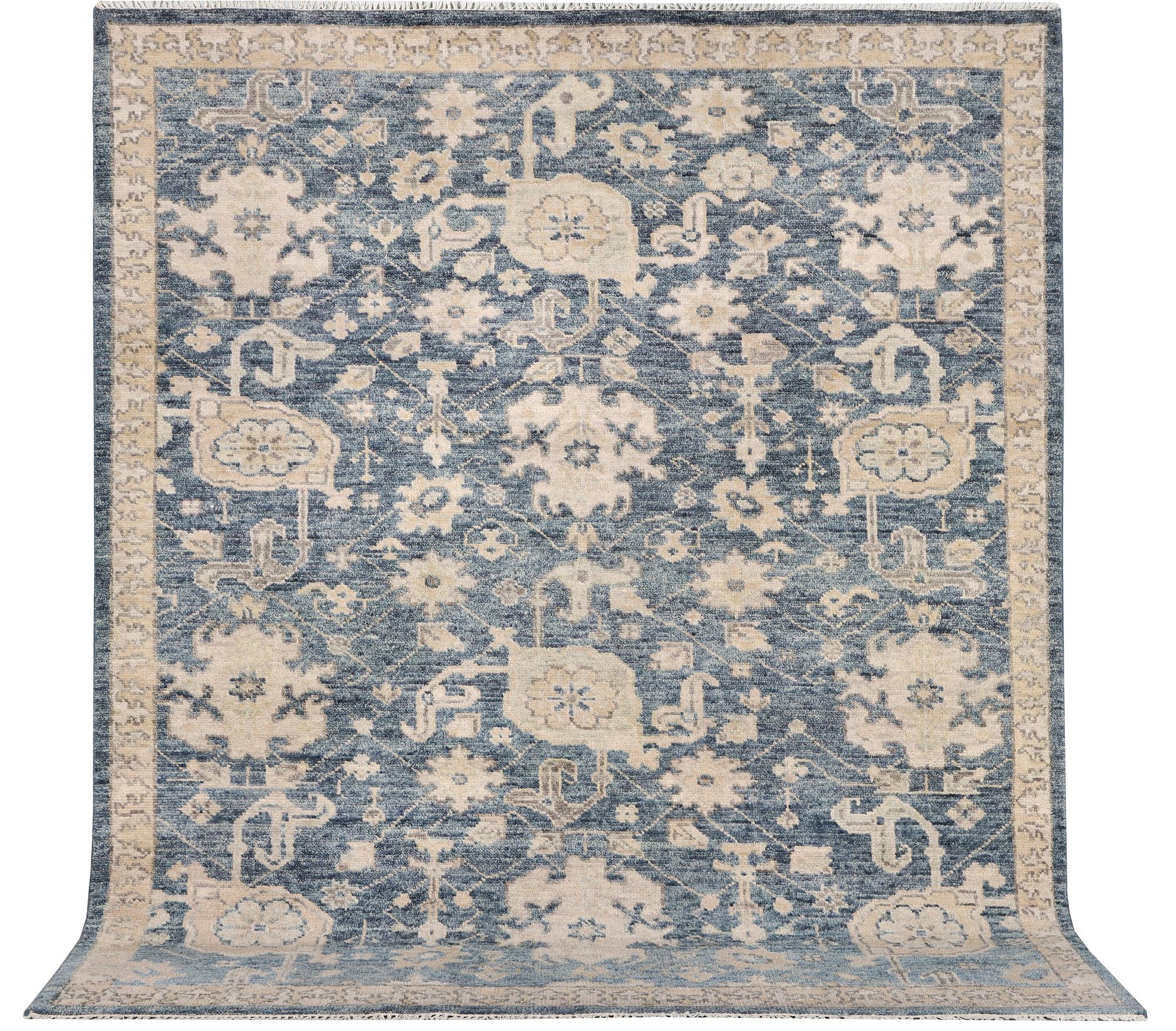 Matta, med sk. Mamlukdesign, ca 307 x 253 cm.