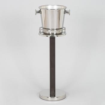 Ettore Sottsass, samppanjajäähdytin ja jalusta, Alessi, 1900-luvun loppu.