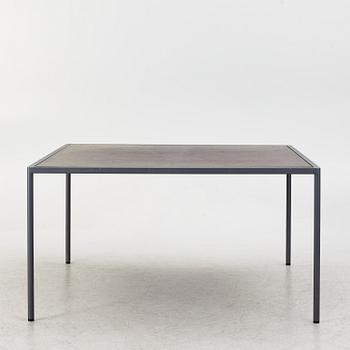 Jonas Bohlin, a dining table.