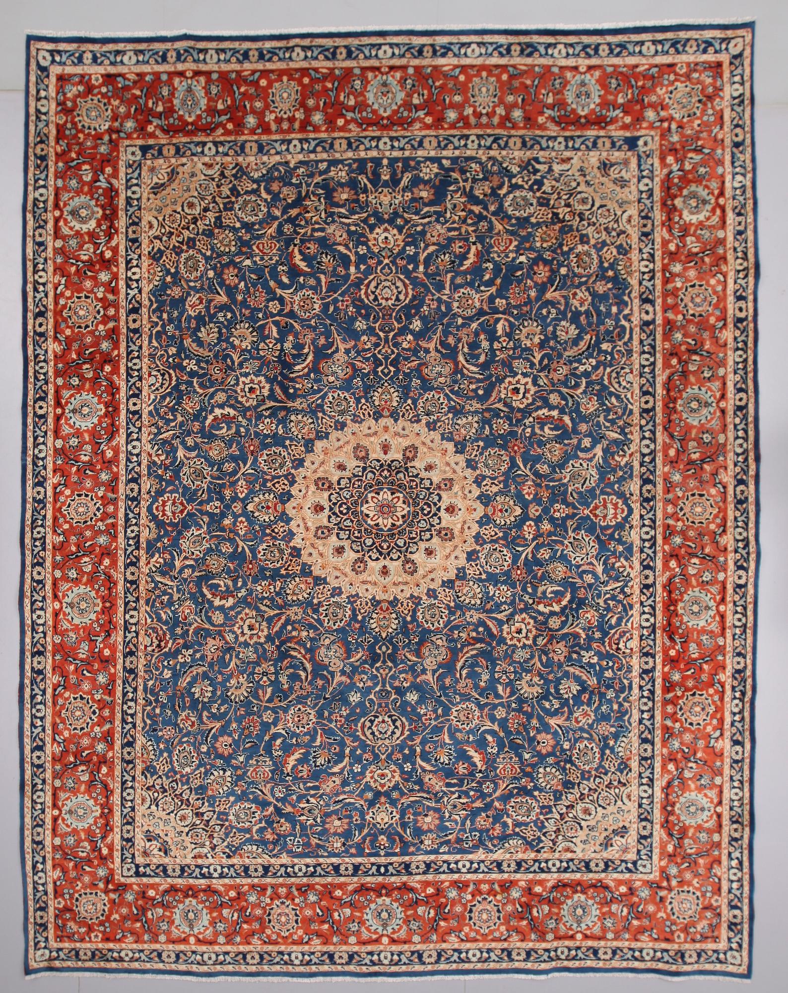 MATTA, Meshed, ca 383 x 298 cm.