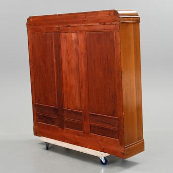 SKÅP, art déco, Möbelarkitektbyrå Johansson och Wrange, Stockholm. 1920/30-tal.