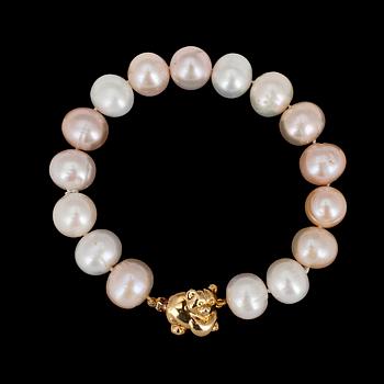 132. BRACELET, cultured freshwater pearls, 12,9-12,1 mm.