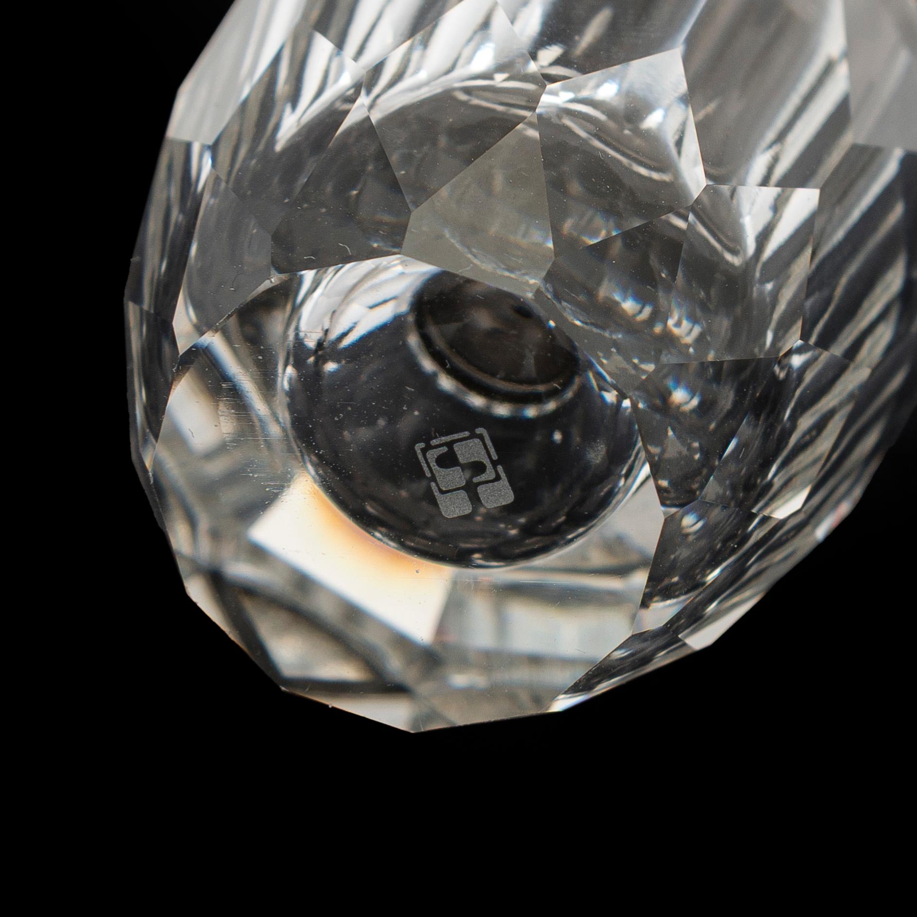 Kokoelma kattausesineitä, 17 osaa.