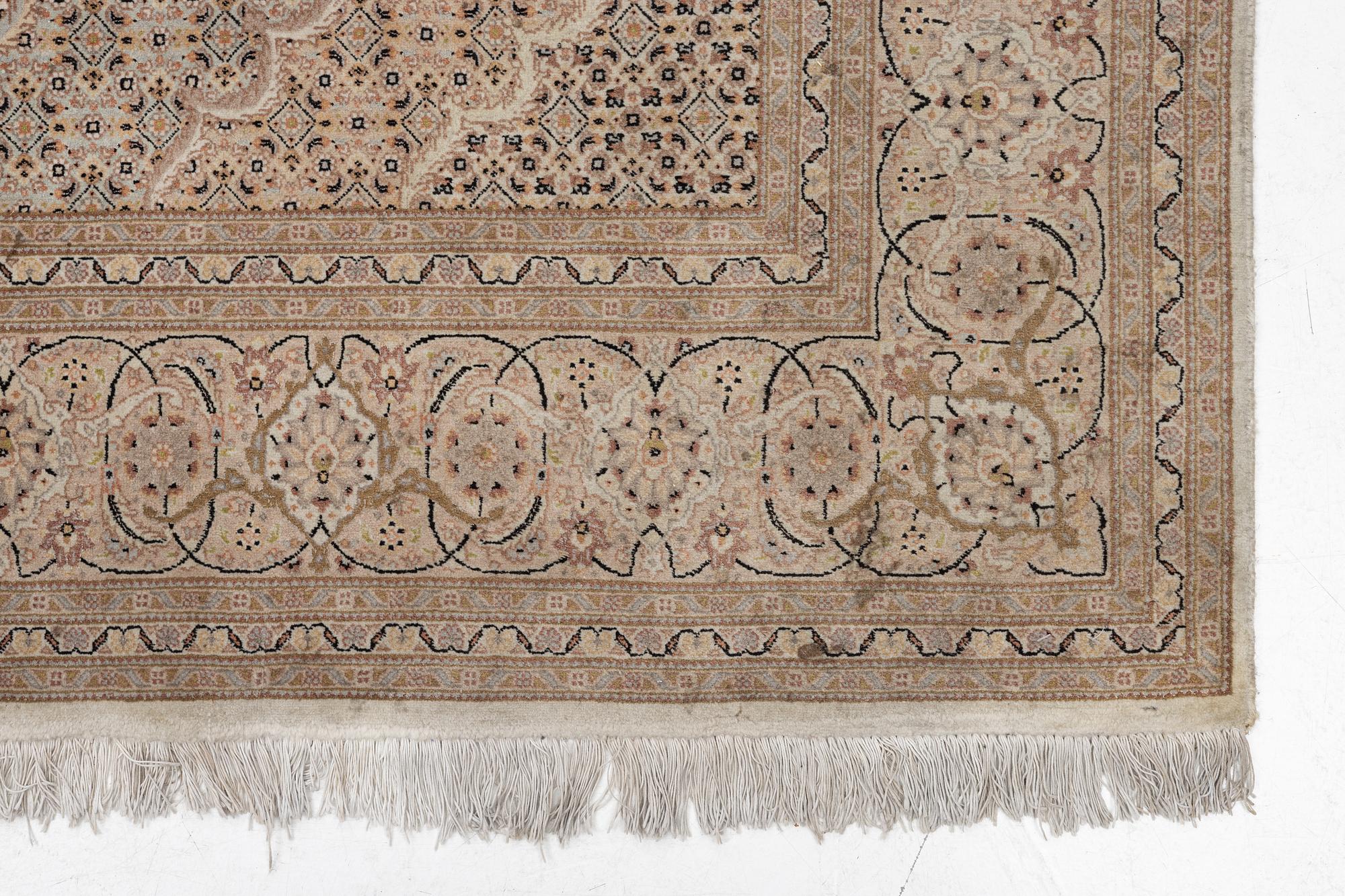Matta, orientalisk, ca 315 x 203 cm.
