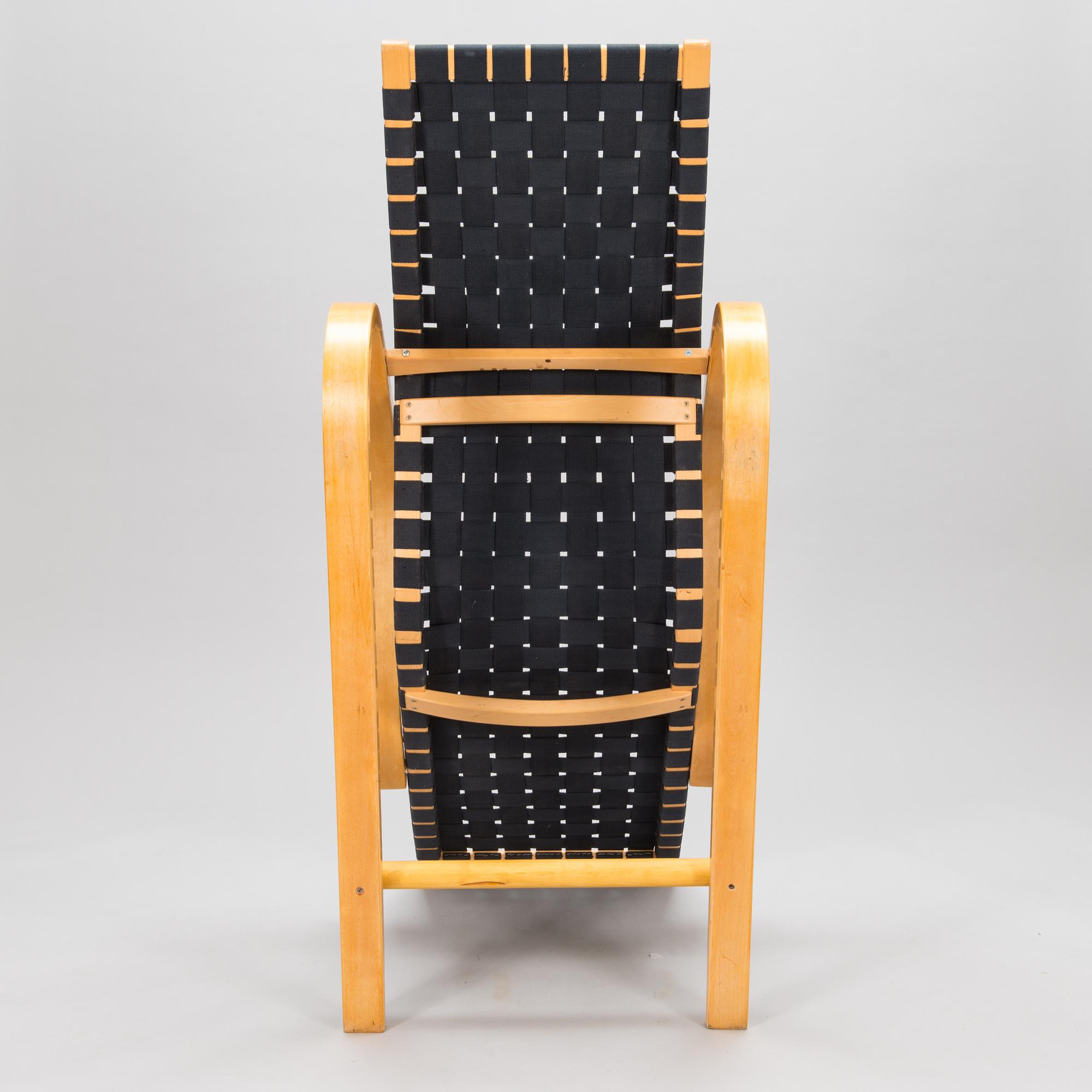 Alvar Aalto, a late 20th century '43' lounge chair for Artek.