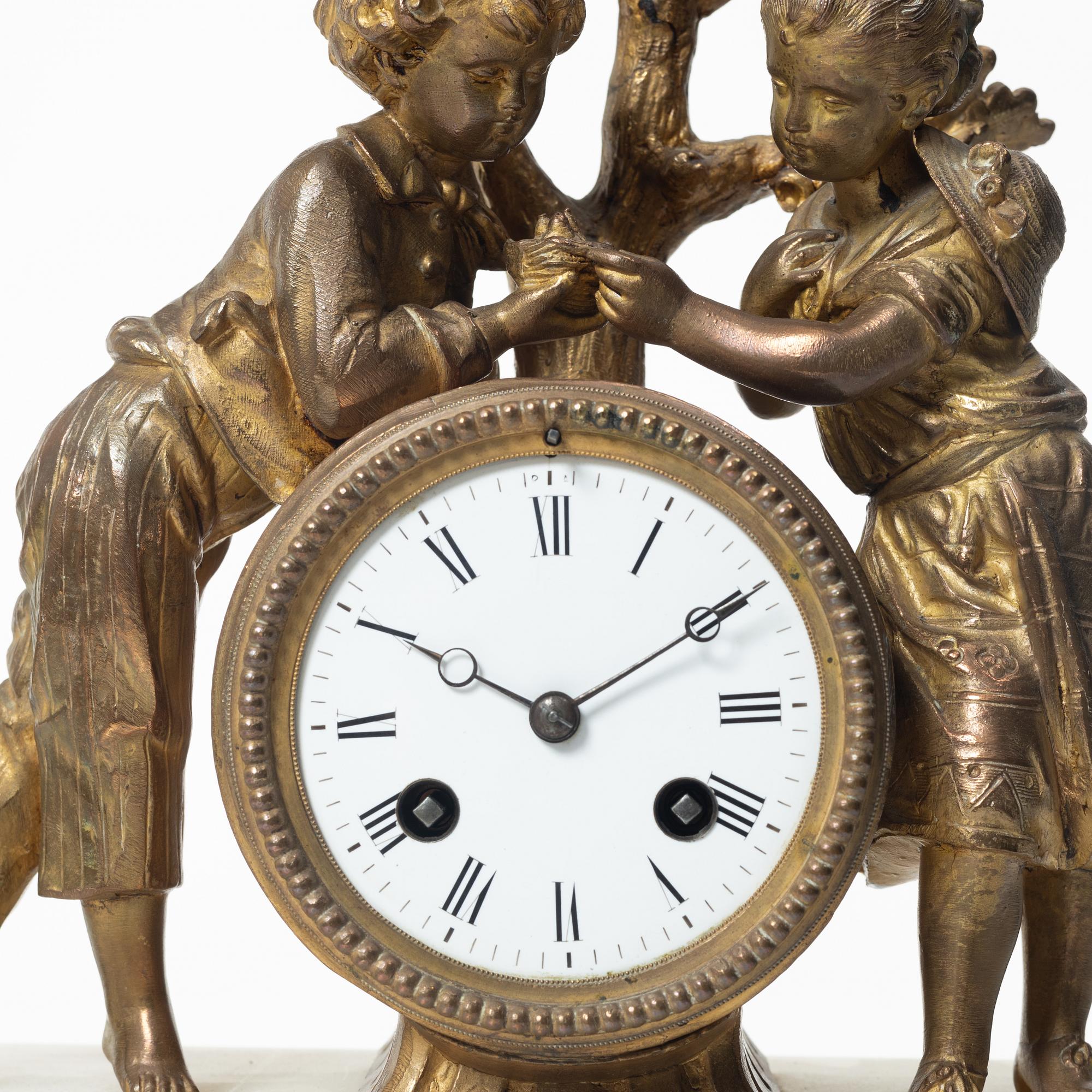 Table pendulum clock, late 19th century.