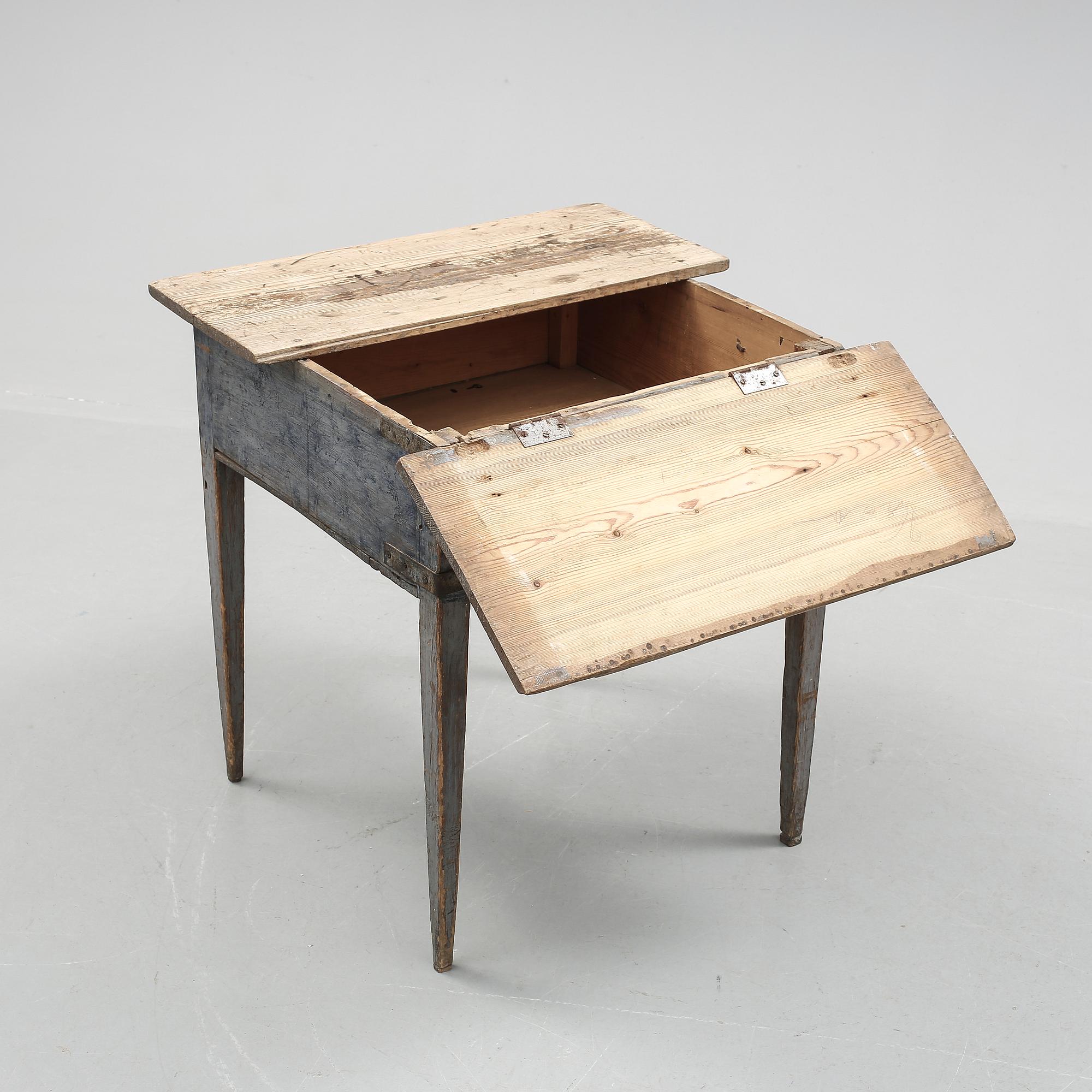 BORD, daterat 1706.