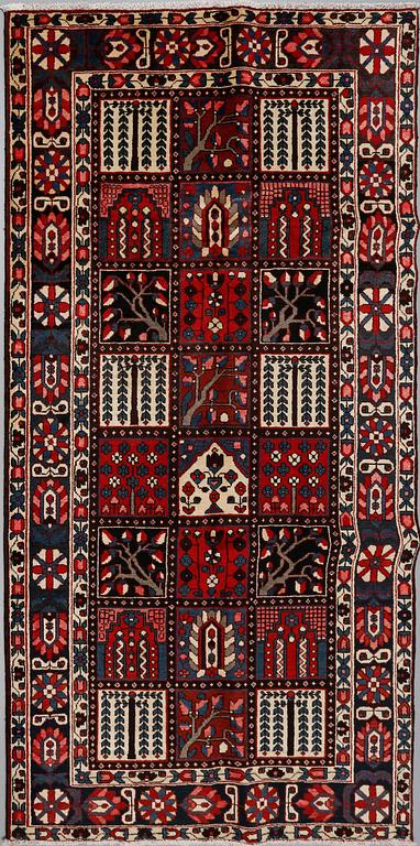 MATTA, Bachtiari, sent 1900-tal, ca 320x160 cm.