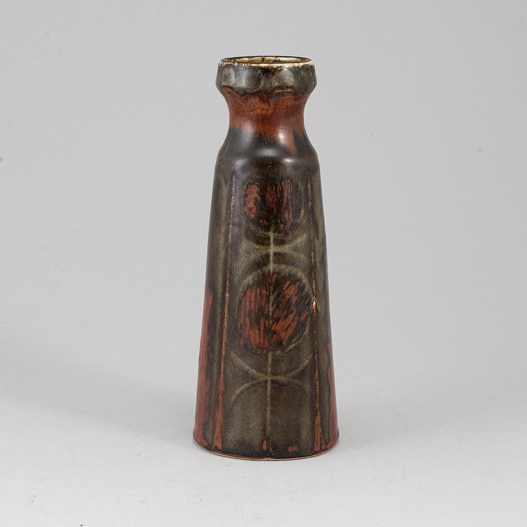 CARL-HARRY STÅLHANE, a stoneware vase, signed, Rörstrand, 1900-tal.