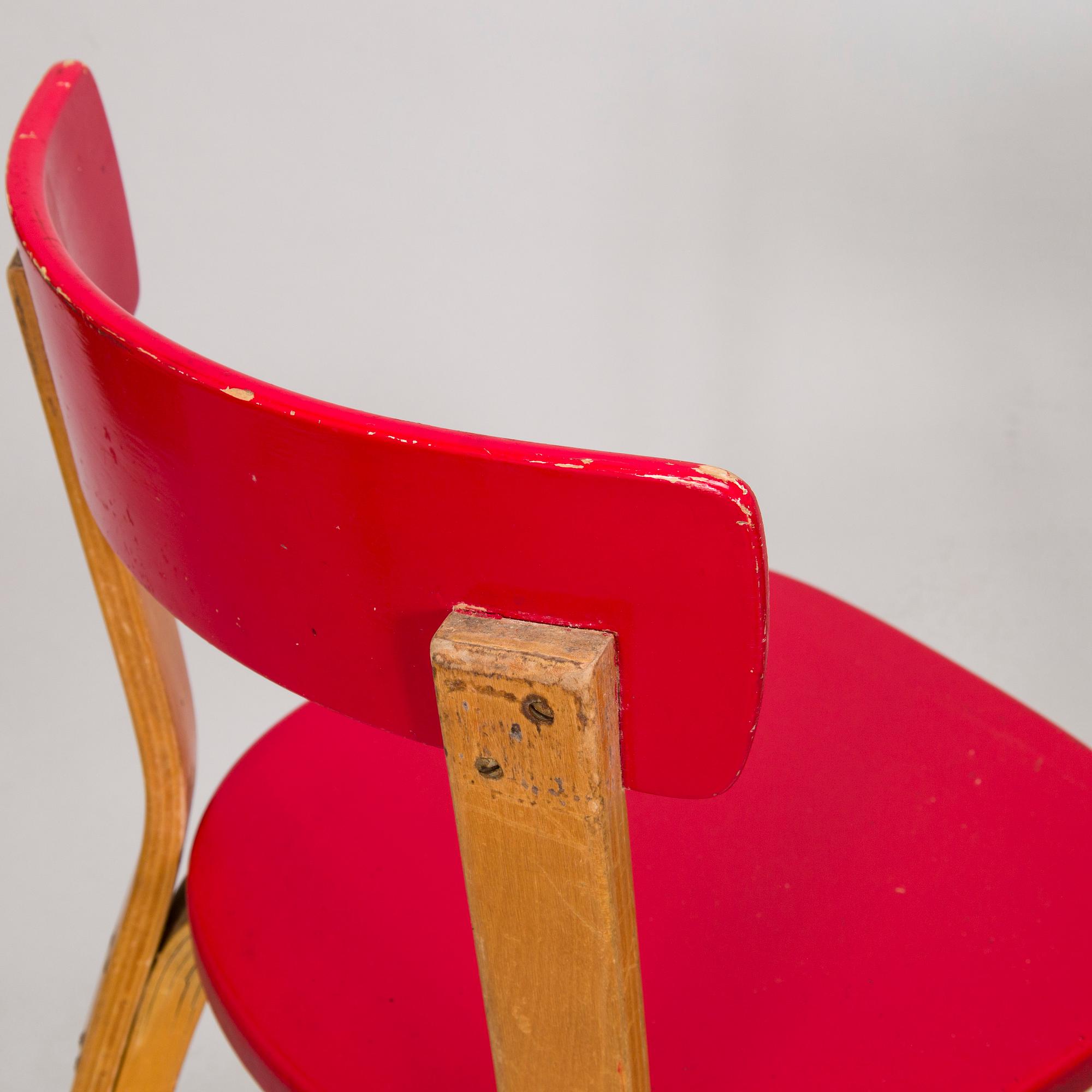 Alvar Aalto, stolar, 4 st, modell 69, för O.Y. Huonekalu- ja Rakennustyötehdas A.B. 1960-talets början.