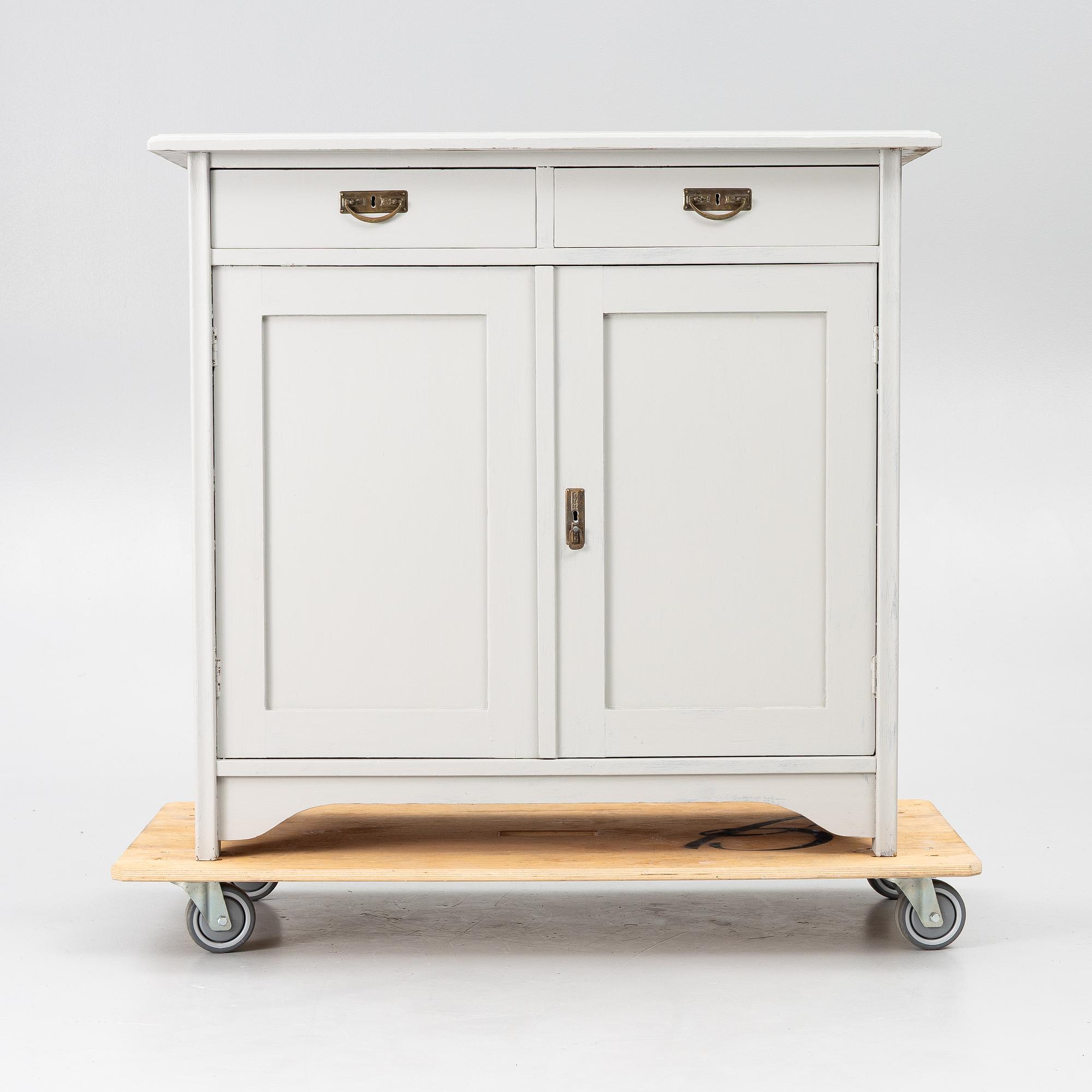 Skänk, tidigt 1900-tal.