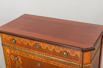 A chest of drawers, first half of the 20th century.